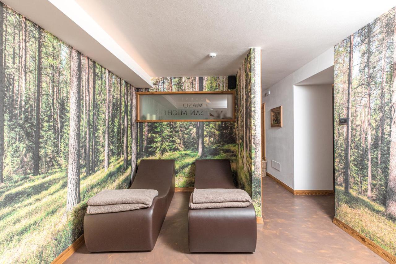 Hotel Garni Maso San Michele à Cavalese Extérieur photo